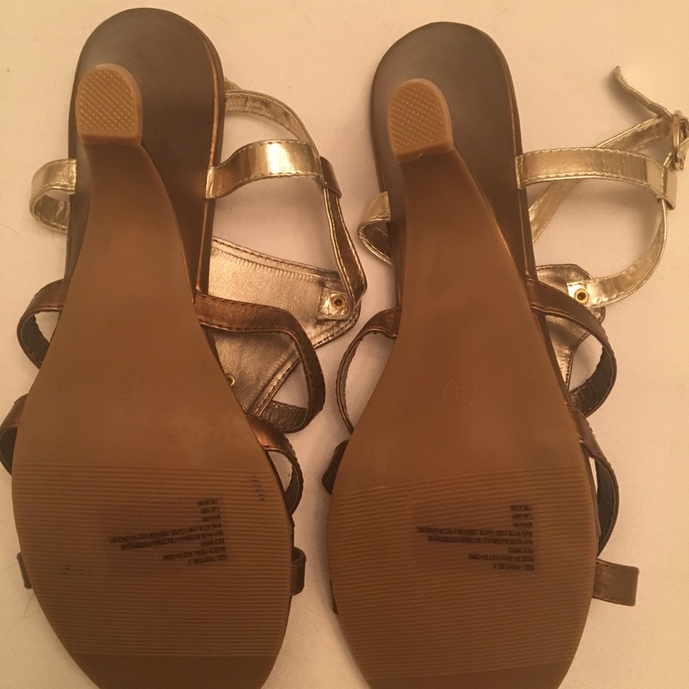 Sandals - Picture 2 of 5